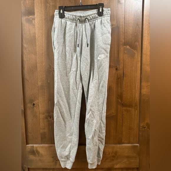 Nike womens sweatpants/joggers with pockets - Picture 1 of 2